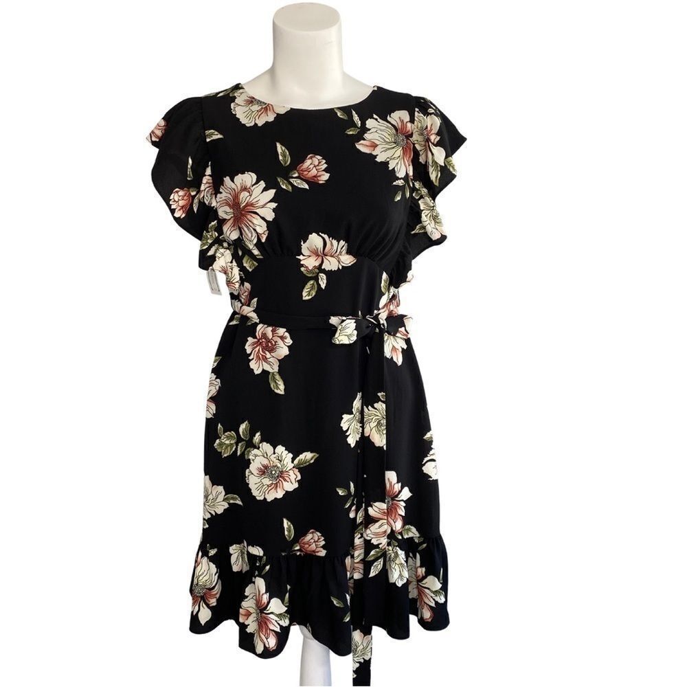‎The Vanity Room Black Floral Dress